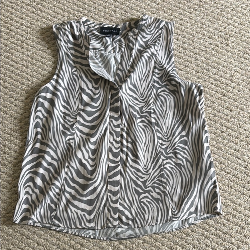 Premise Black and White Sleeveless Bib Collar Blouse